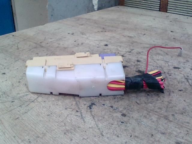 bontott RENAULT MODUS Biztosítéktábla Utastér