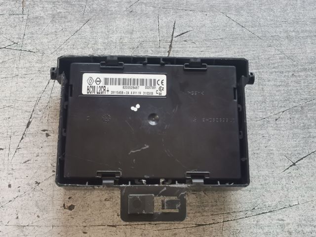 bontott RENAULT MODUS Biztosítéktábla Utastér