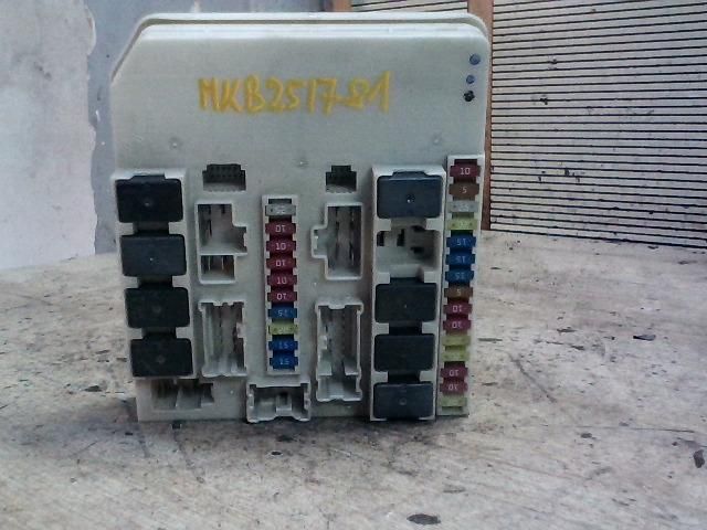 bontott RENAULT MODUS Biztosítéktábla Utastér