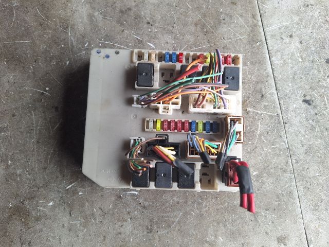 bontott RENAULT MODUS Biztosítéktábla Utastér