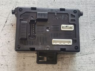 bontott RENAULT MODUS Biztosítéktábla Utastér