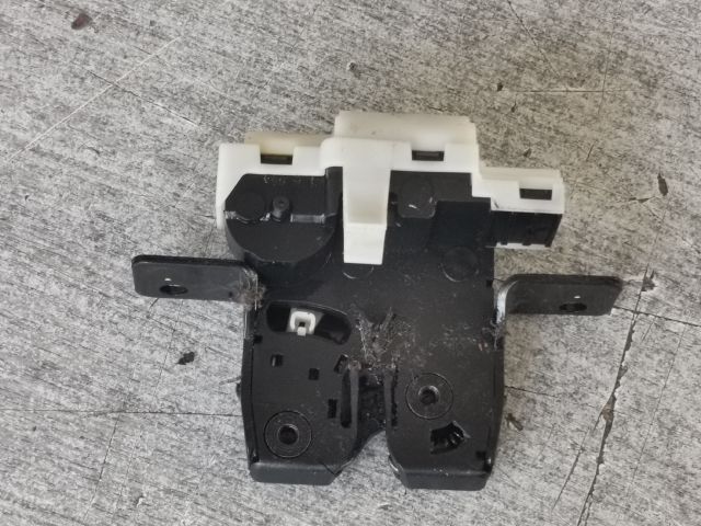 bontott RENAULT MODUS Csomagtérajtó Zárszerkezet