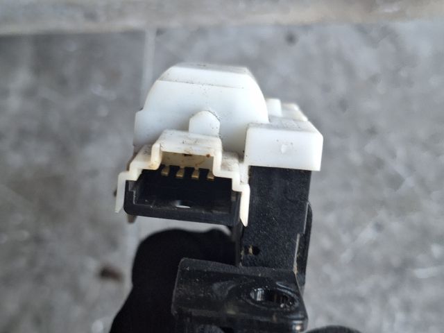 bontott RENAULT MODUS Csomagtérajtó Zárszerkezet