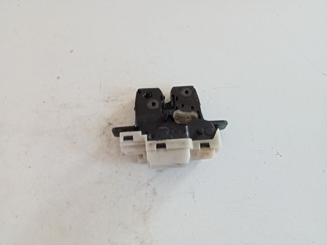 bontott RENAULT MODUS Csomagtérajtó Zárszerkezet