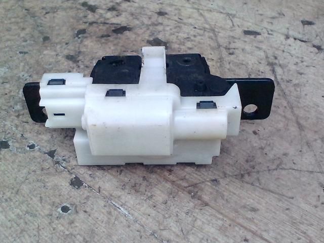 bontott RENAULT MODUS Csomagtérajtó Zárszerkezet