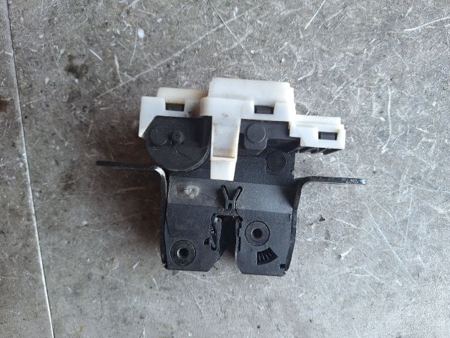 bontott RENAULT MODUS Csomagtérajtó Zárszerkezet