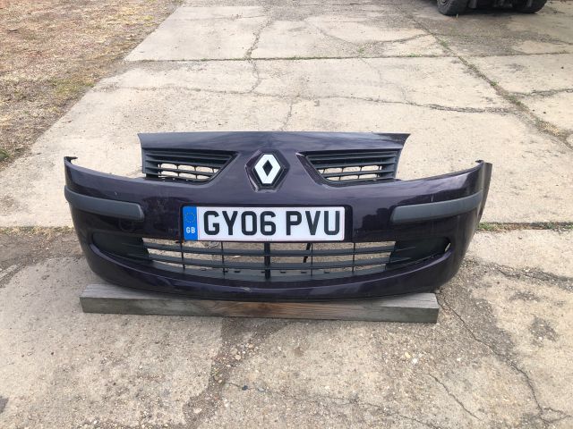 bontott RENAULT MODUS Első Lökhárító (Részeivel)