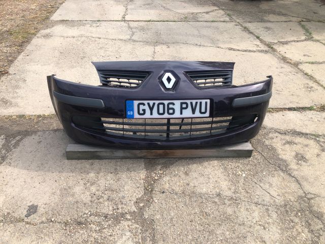 bontott RENAULT MODUS Első Lökhárító (Részeivel)