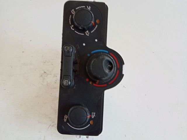 bontott RENAULT MODUS Fűtéskapcsoló (manuális klímás)