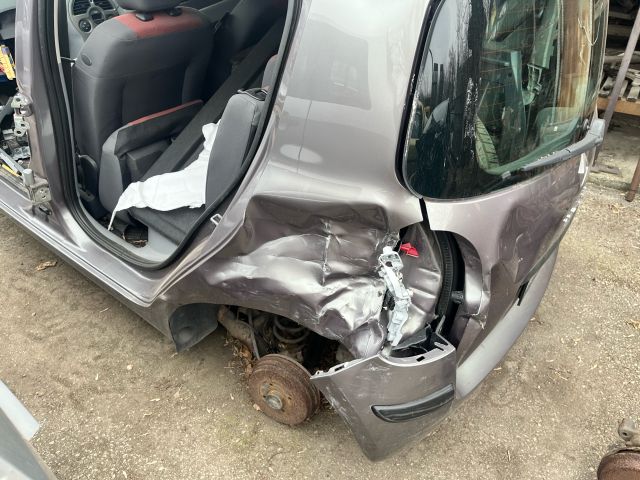 bontott RENAULT MODUS Hátsó Lökhárító (Részeivel)