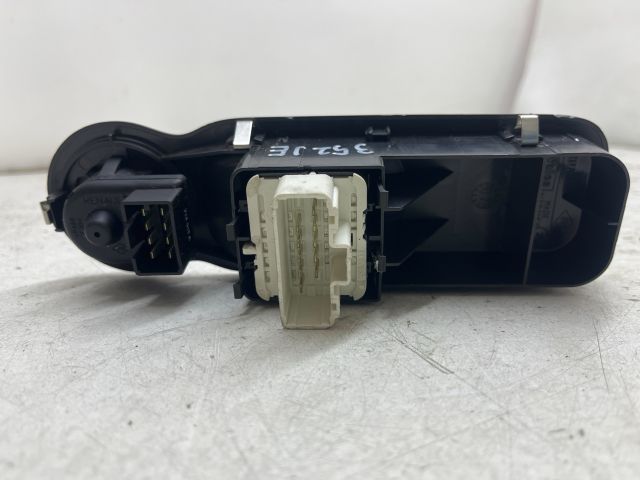 bontott RENAULT MODUS Jobb első Ablakemelő Kapcsoló