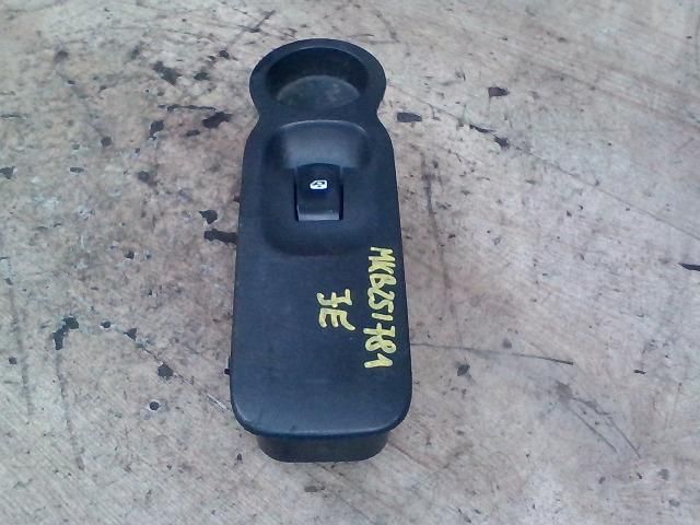 bontott RENAULT MODUS Jobb első Ablakemelő Kapcsoló