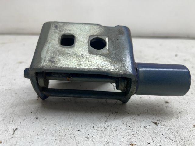 bontott RENAULT MODUS Jobb első Alsó Zsanér