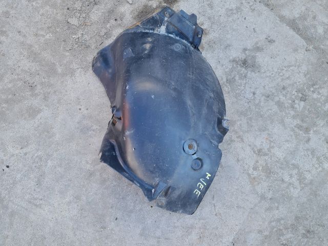 bontott RENAULT MODUS Jobb első Első Dobbetét (Kerékjárati, Műanyag)