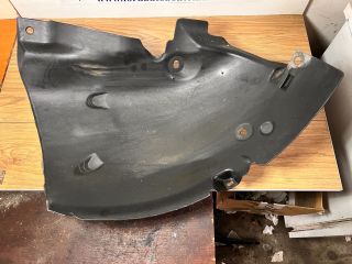 bontott RENAULT MODUS Jobb első Első Dobbetét (Kerékjárati, Műanyag)