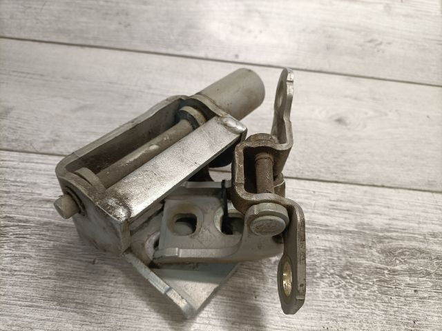 bontott RENAULT MODUS Jobb első Zsanér