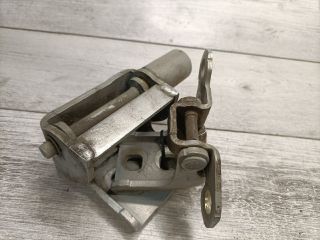 bontott RENAULT MODUS Jobb első Zsanér