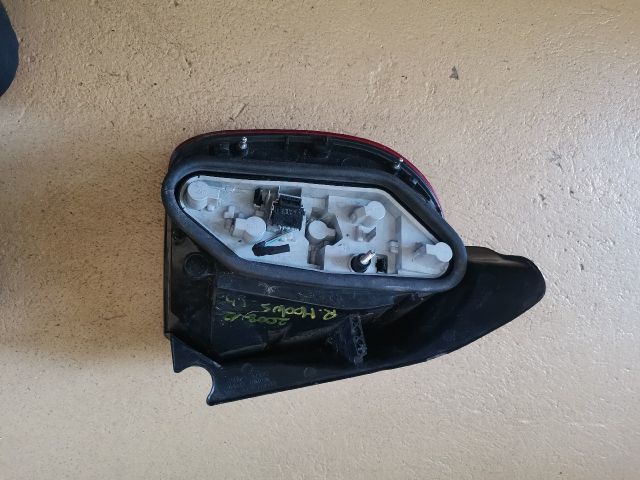 bontott RENAULT MODUS Jobb Hátsó Lámpa