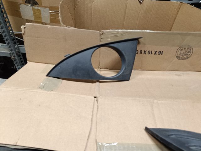 bontott RENAULT MODUS Jobb Ködlámpa Rács