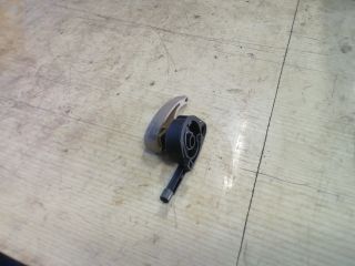 bontott RENAULT MODUS Motorháztető Nyitó Kar / Gomb