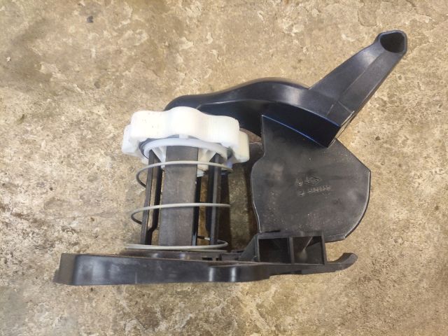 bontott RENAULT MODUS Pótkerék Rögzítő