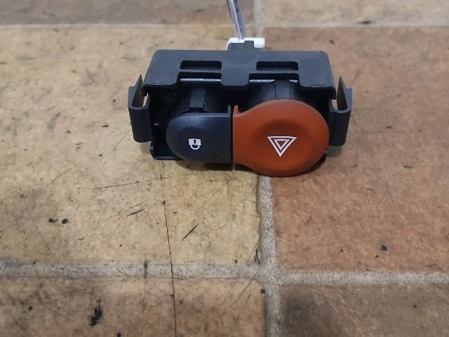 bontott RENAULT MODUS Vészvillogó Kapcsoló