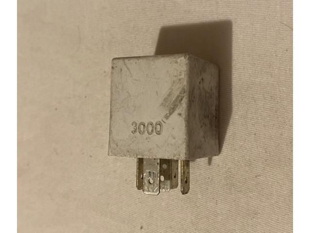 bontott RENAULT SAFRANE Relé