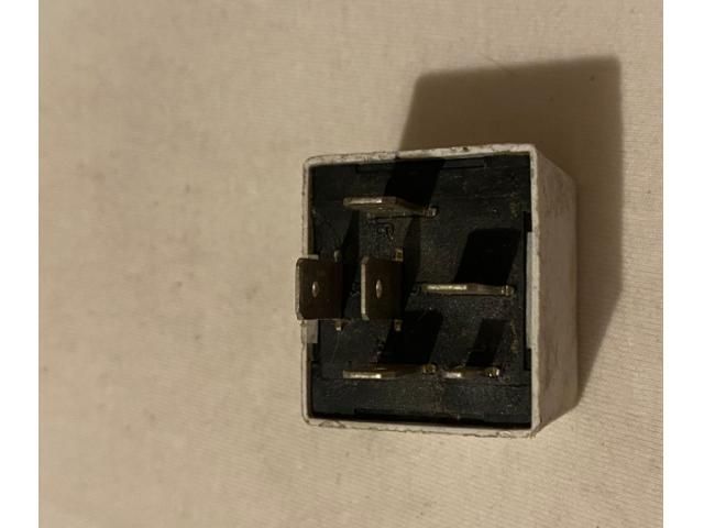 bontott RENAULT SAFRANE Relé