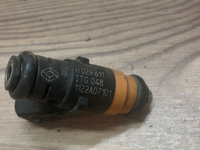 bontott RENAULT SCÉNIC I Porlasztó (1 db)