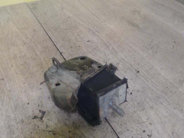 bontott RENAULT SCÉNIC I Váltó Tartó Bak (Pozíciófüggetlen)