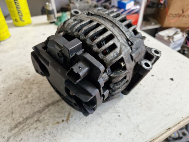 bontott RENAULT SCÉNIC I Generátor