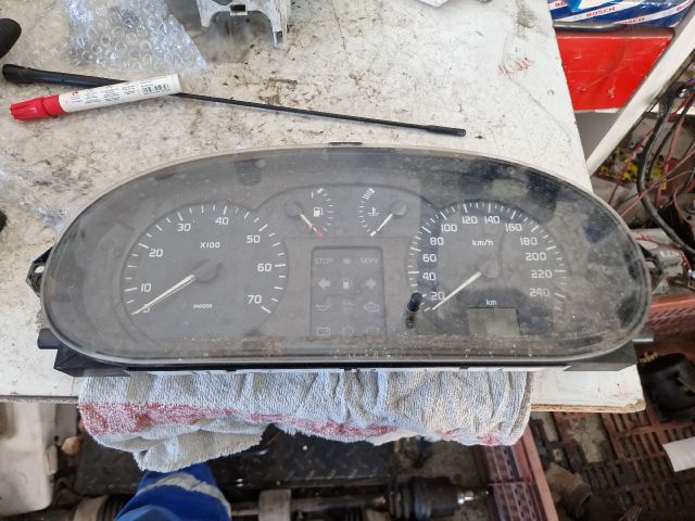 bontott RENAULT SCÉNIC I Kilométeróra