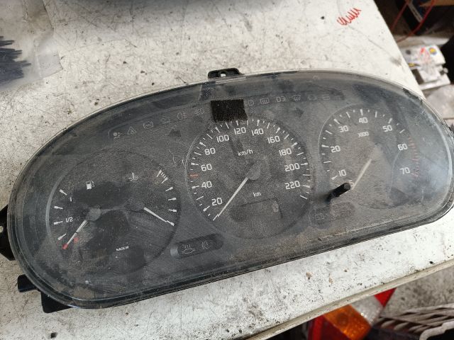 bontott RENAULT SCÉNIC I Kilométeróra