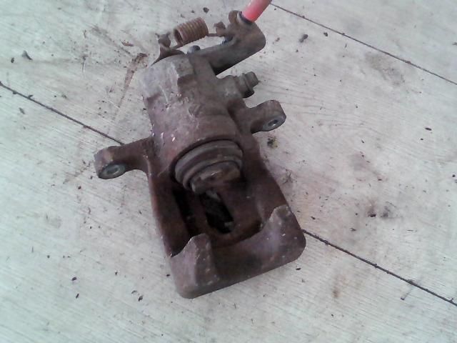 bontott RENAULT SCÉNIC I Bal hátsó Féknyereg Munkahengerrel