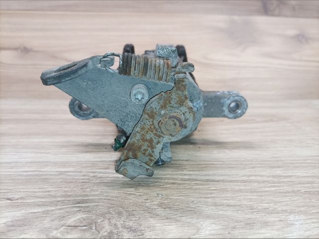 bontott RENAULT SCÉNIC I Bal hátsó Féknyereg Munkahengerrel