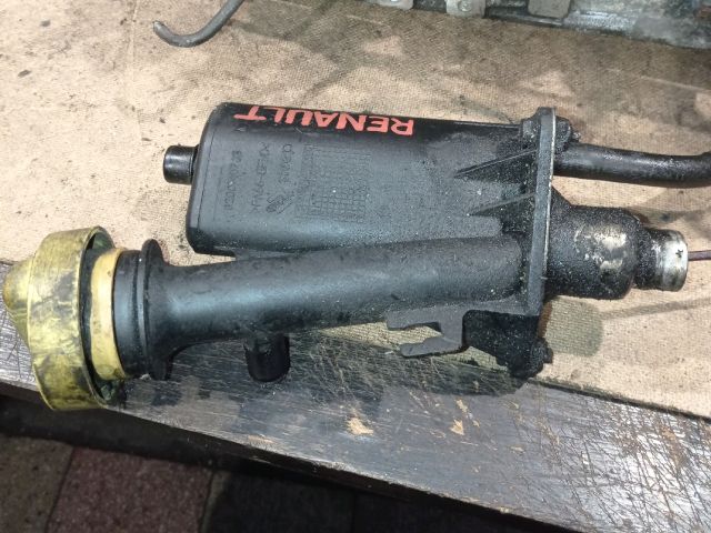 bontott RENAULT SCÉNIC I Olaj Beöntő Cső