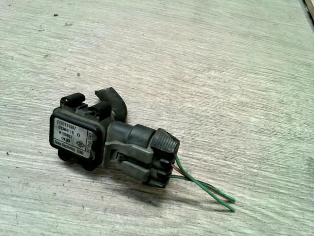 bontott RENAULT SCÉNIC I Szívócső Nyomásérzékelő