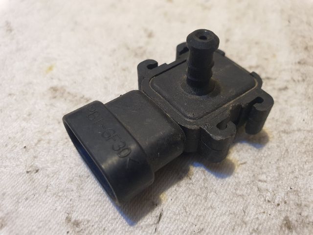 bontott RENAULT SCÉNIC I Szívócső Nyomásérzékelő