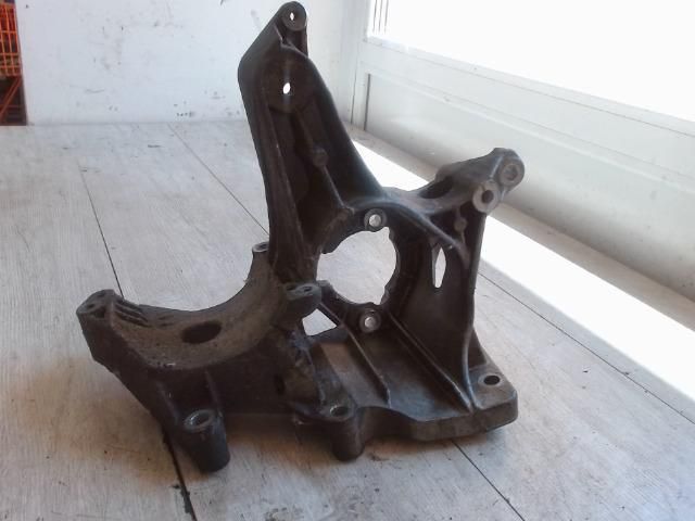 bontott RENAULT SCÉNIC I Generátor Tartó Bak