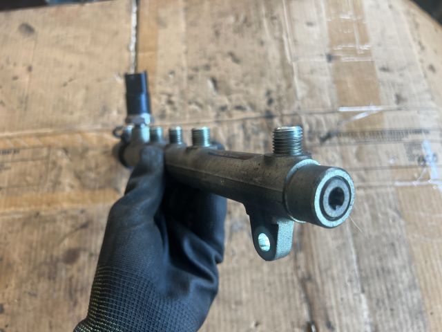 bontott RENAULT SCÉNIC I Közösnyomócső