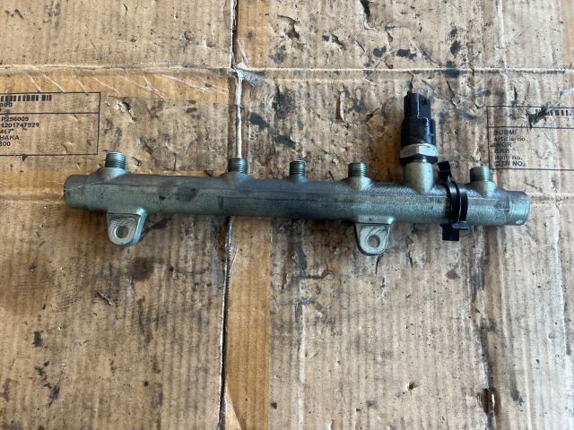 bontott RENAULT SCÉNIC I Közösnyomócső