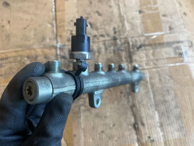 bontott RENAULT SCÉNIC I Közösnyomócső