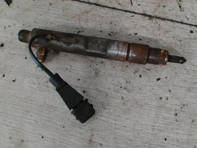 bontott RENAULT SCÉNIC I Porlasztó (1 db)