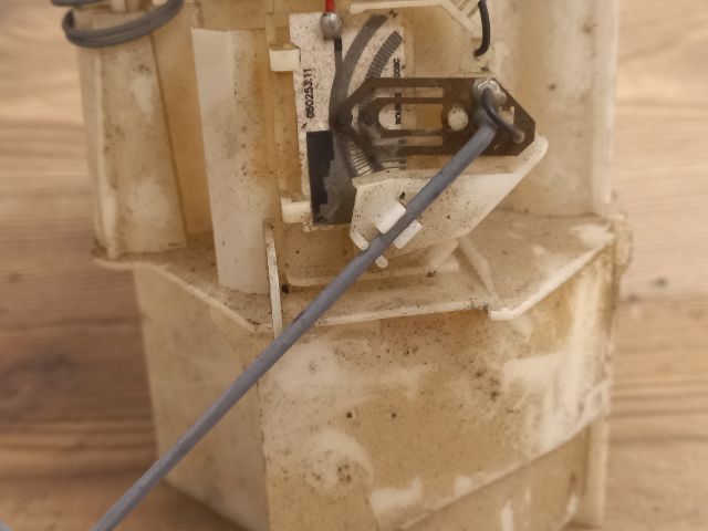 bontott RENAULT SCÉNIC I Üzemanyag Szivattyú