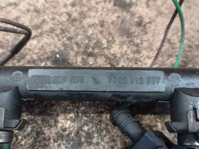 bontott RENAULT SCÉNIC I Porlasztó (1 db)