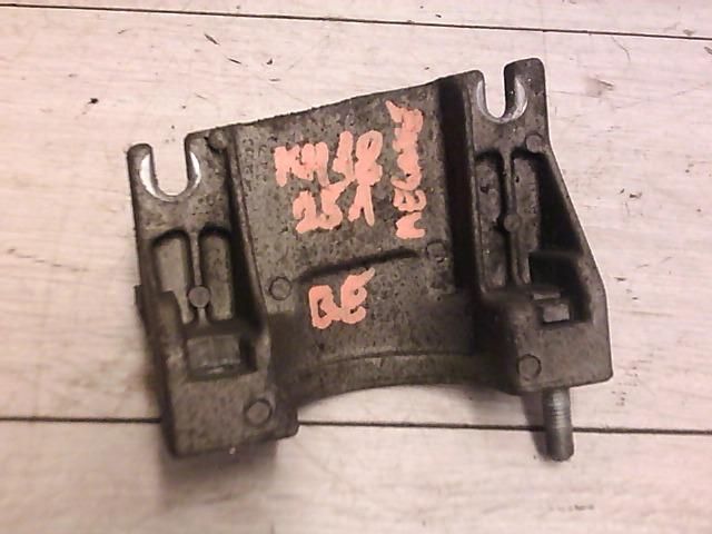 bontott RENAULT SCÉNIC I Váltó Tartó Bak (Pozíciófüggetlen)