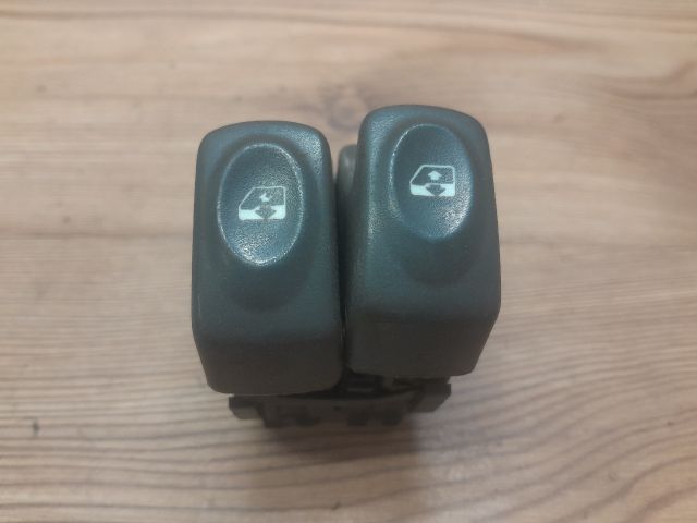 bontott RENAULT SCÉNIC I Ablakemelő Kapcsoló Négyes / Kettes