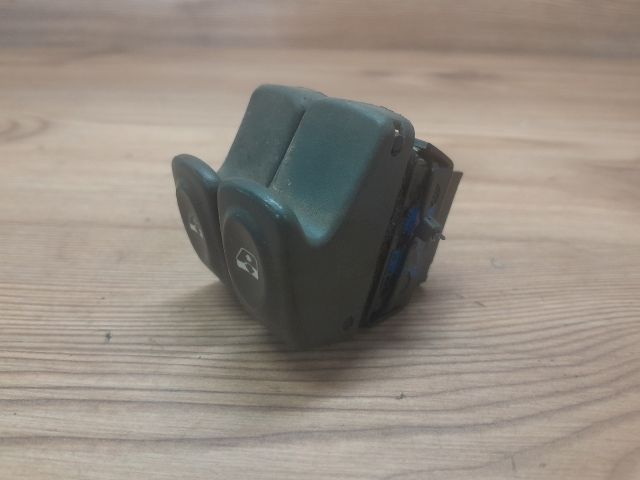 bontott RENAULT SCÉNIC I Ablakemelő Kapcsoló Négyes / Kettes