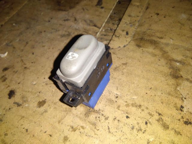 bontott RENAULT SCÉNIC I Ablakemelő Kapcsoló (Pozíciófüggetlen)