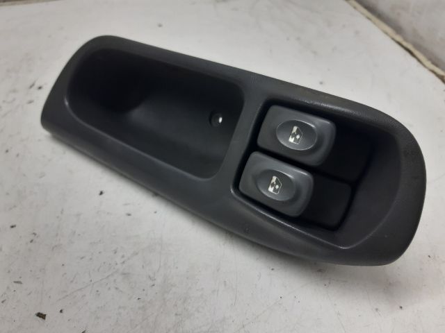 bontott RENAULT SCÉNIC I Bal első Ablakemelő Kapcsoló